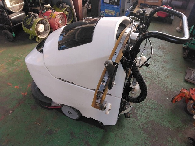 自走式自動床面洗浄機